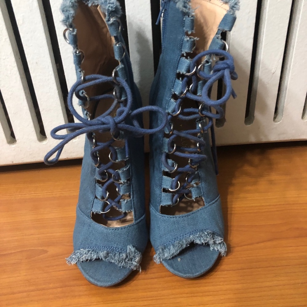 Shoe denim lace tie up